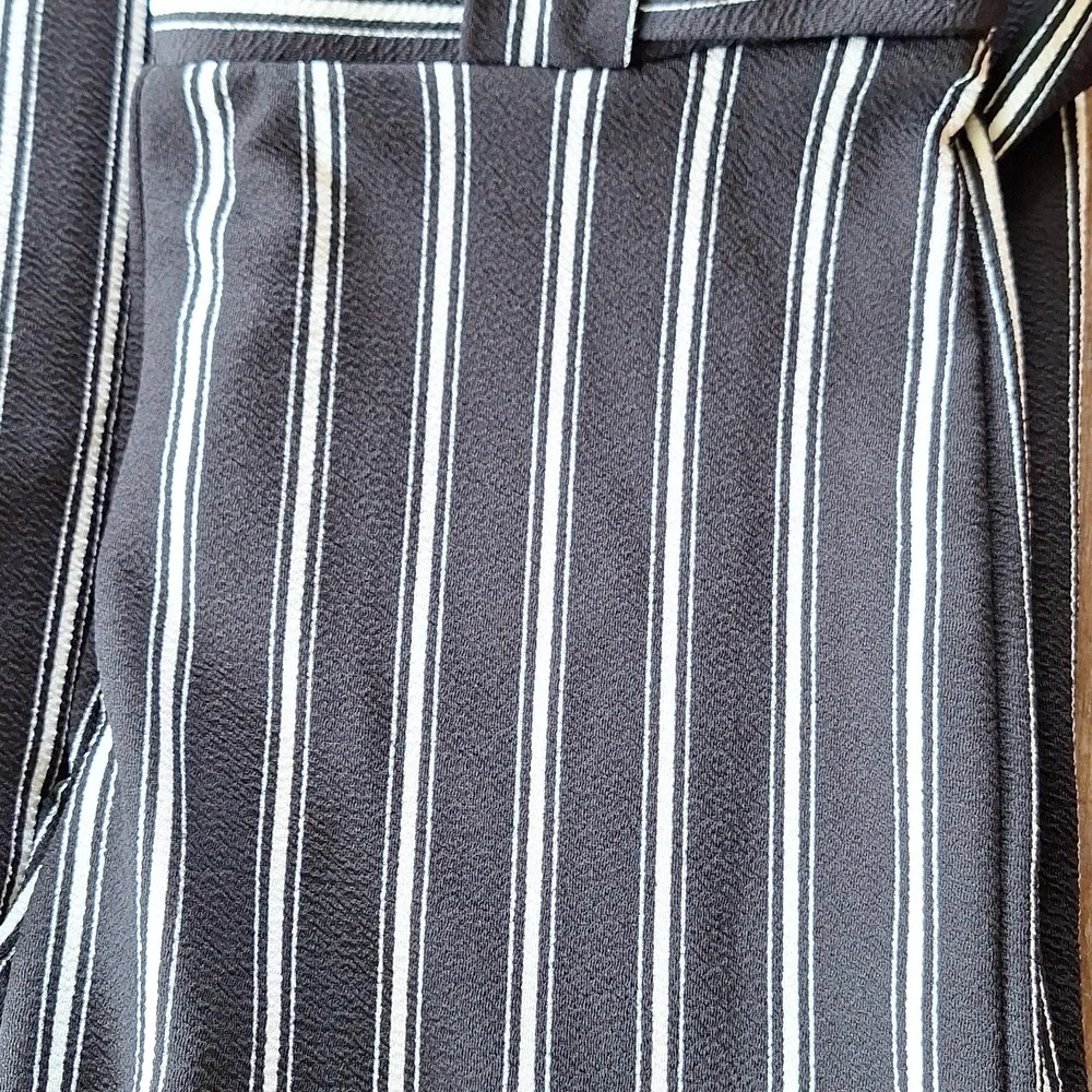Pants, Size Medium, Stripped Black and white - Picture 5 of 6